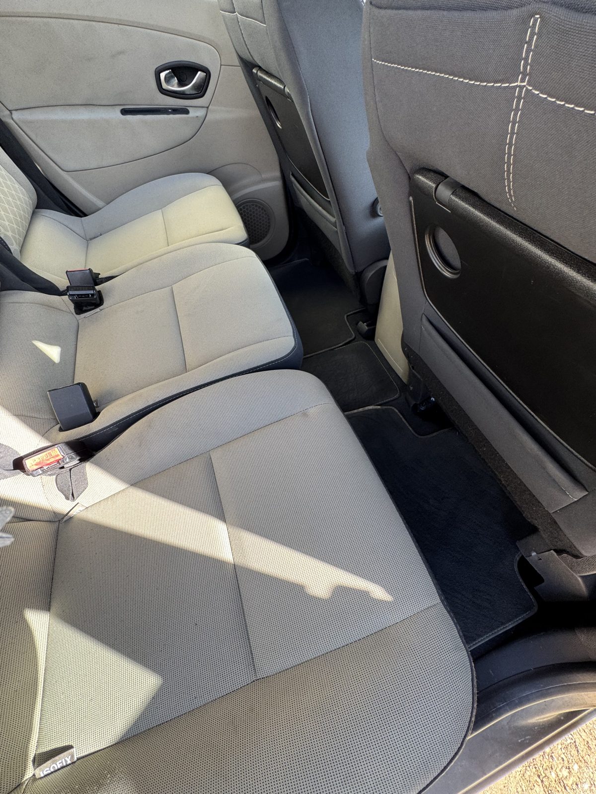 Après nettoyage banquette Renault Scenic Vannes