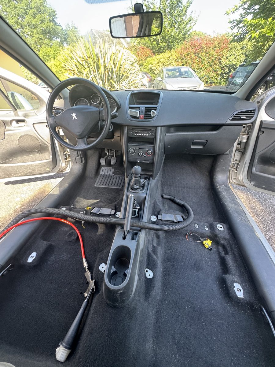 Nettoyage auto Peugeot 207 Morbihan